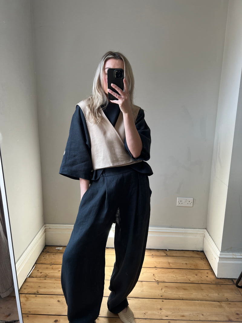 Tie vest