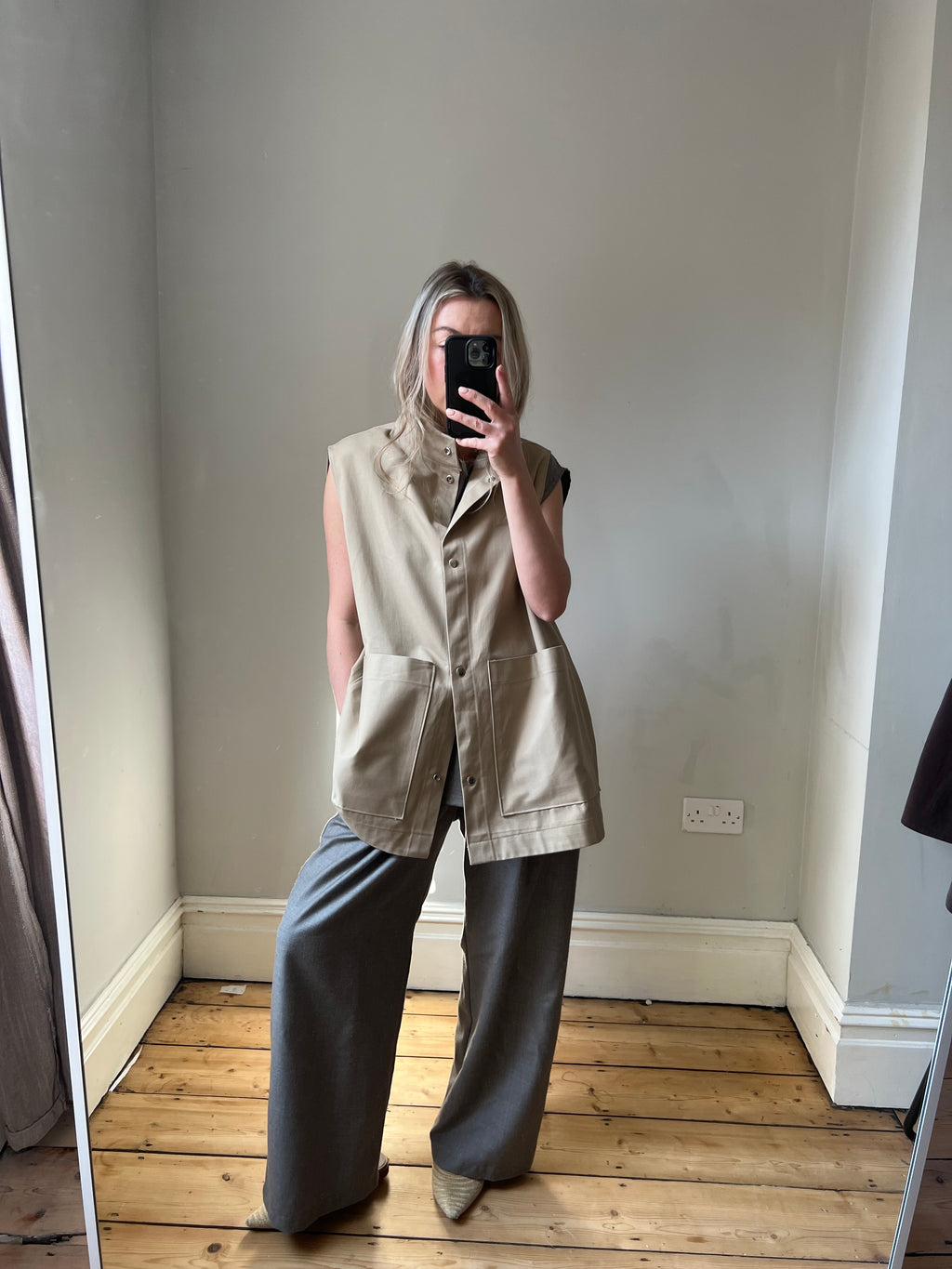 SLEEVELESS COTTON JACKET