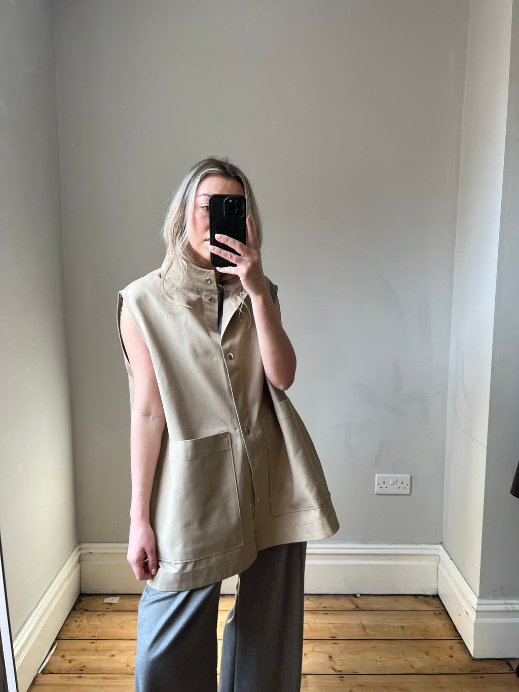 SLEEVELESS COTTON JACKET
