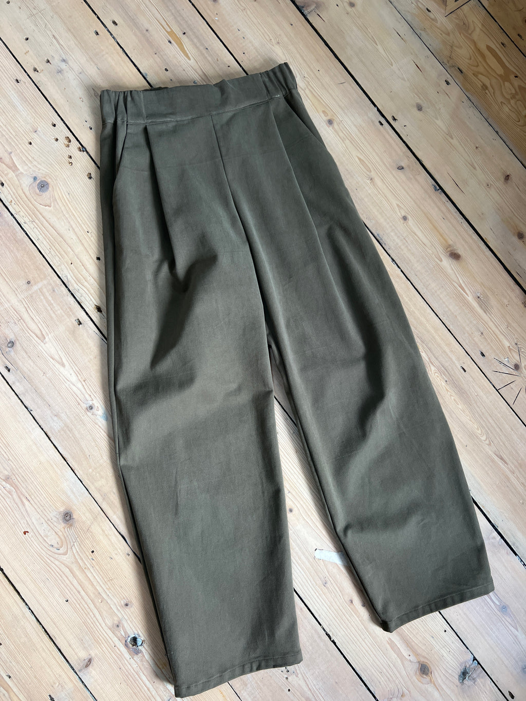 Khaki barrel cotton Trousers-sample