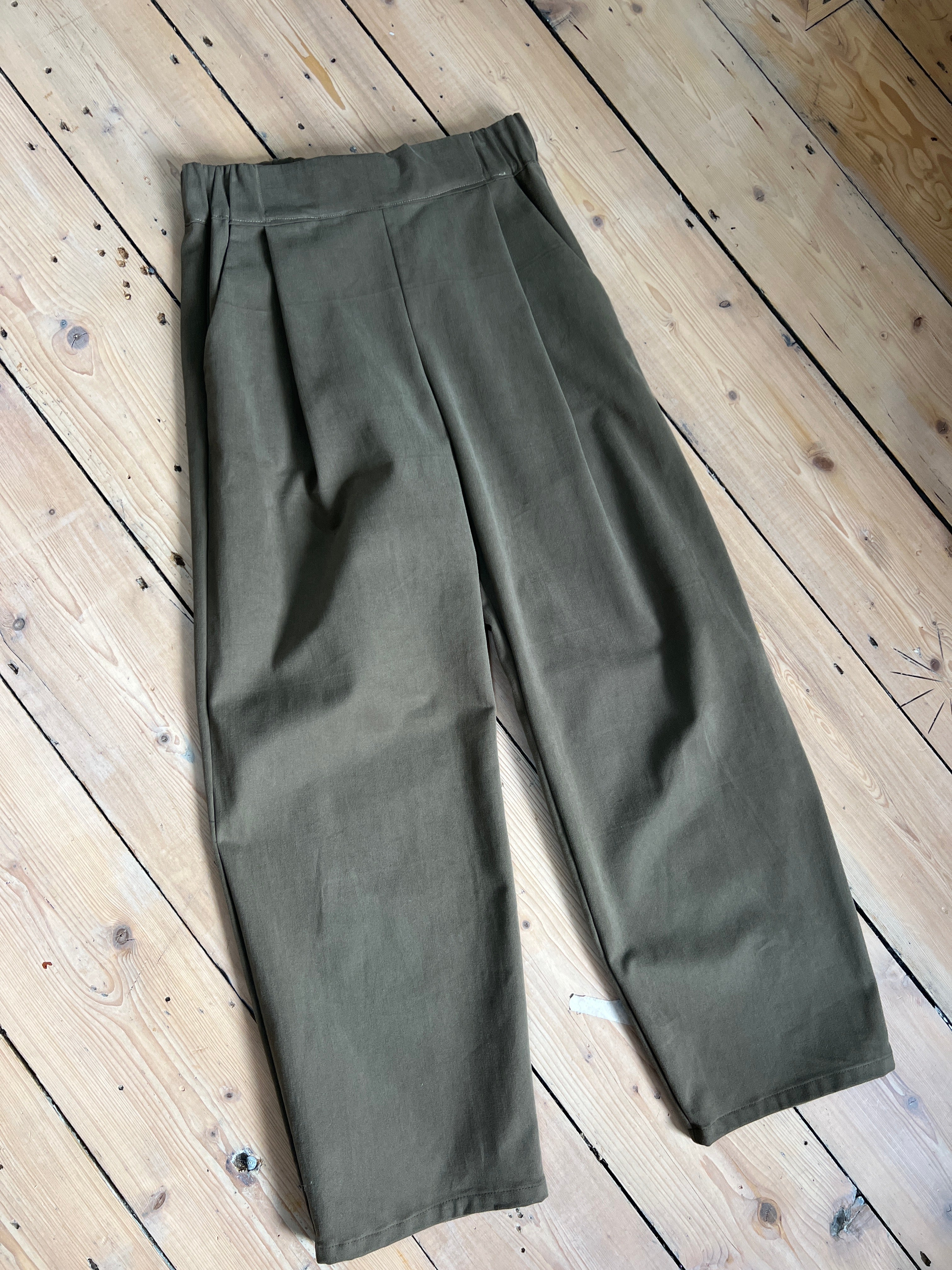Khaki barrel cotton Trousers-sample