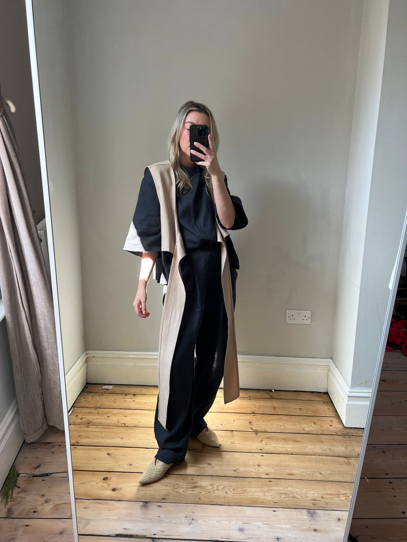 Tie vest