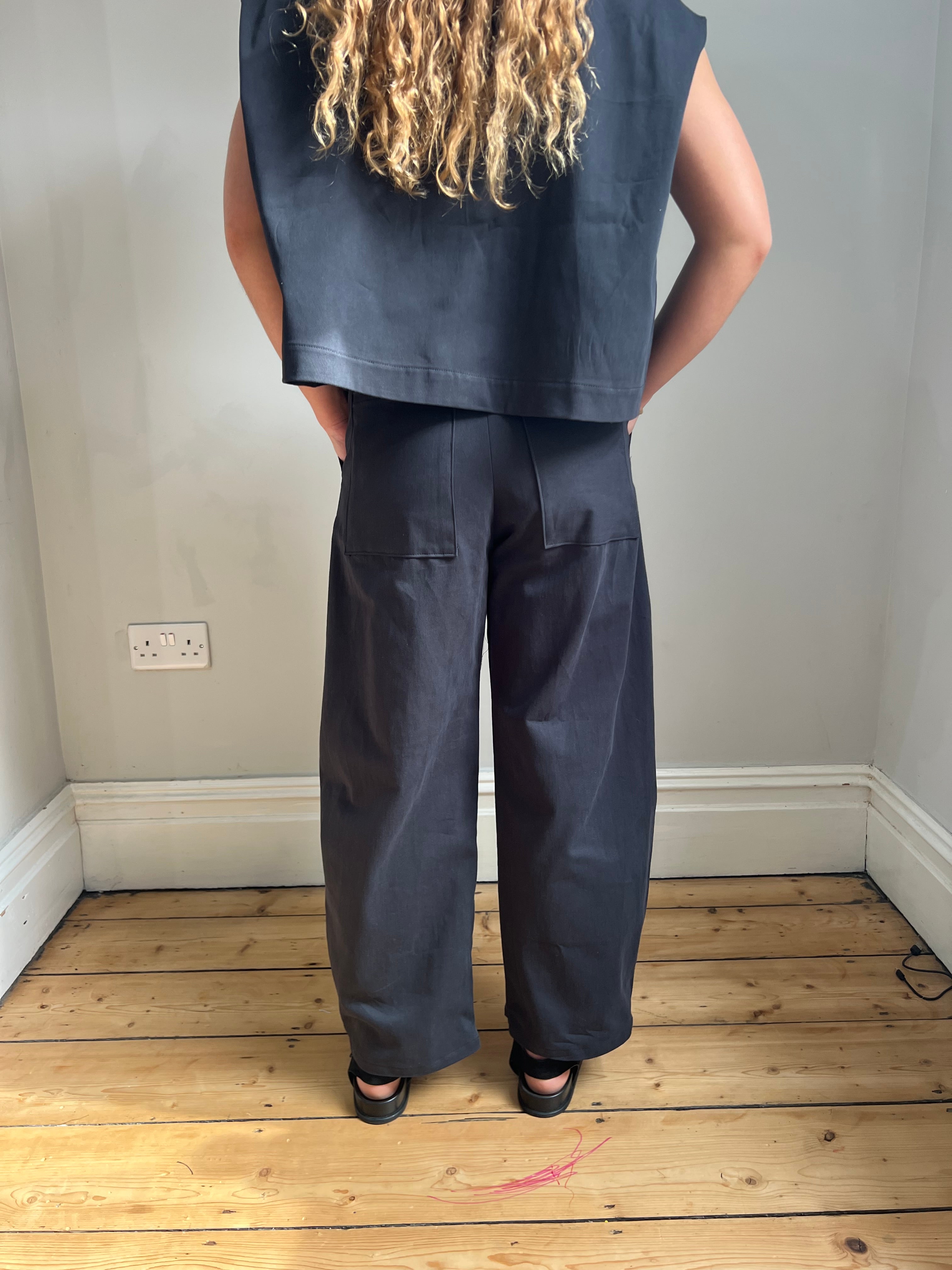 Barrel Leg Trousers