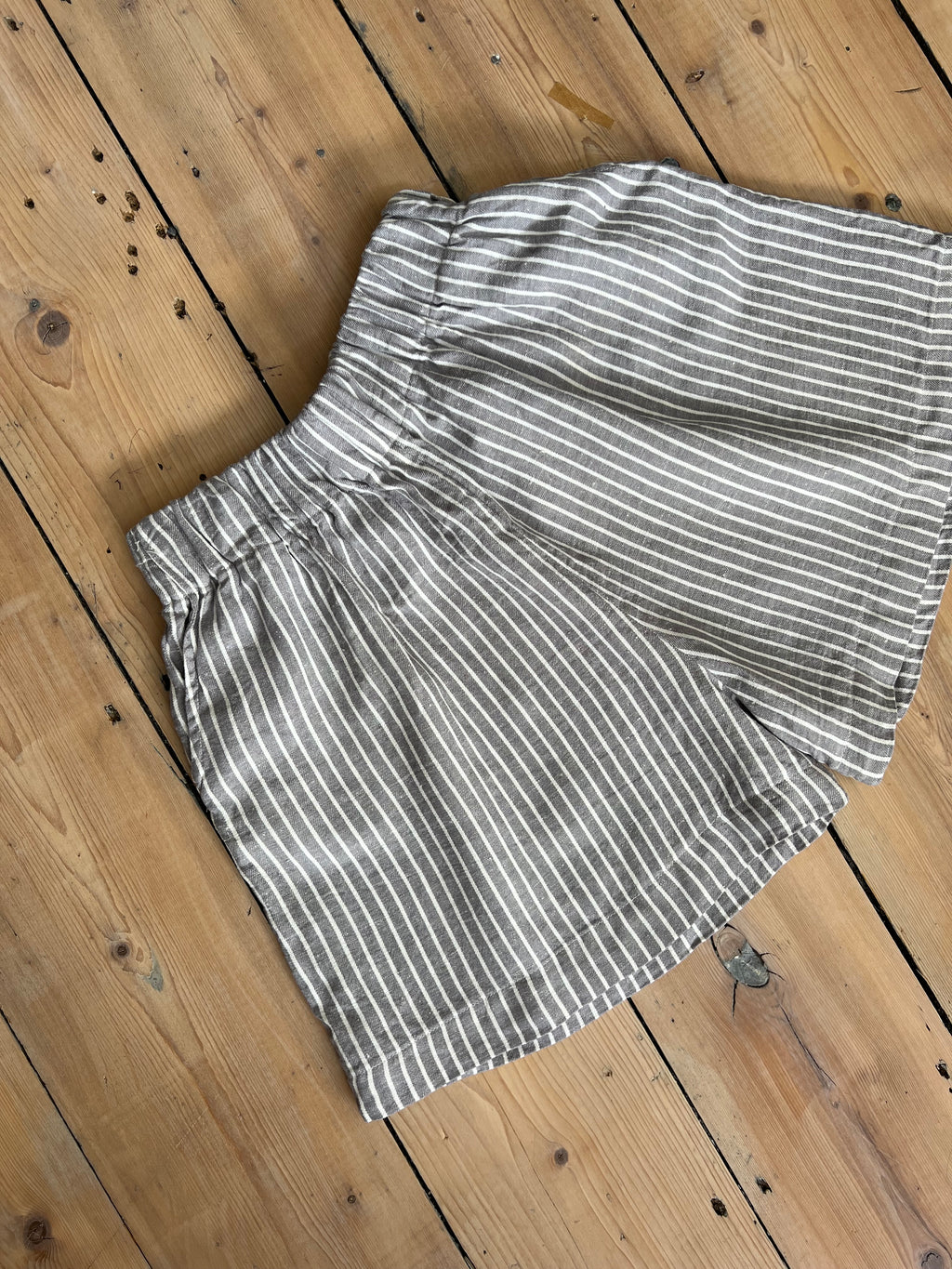 LINEN SHORTS