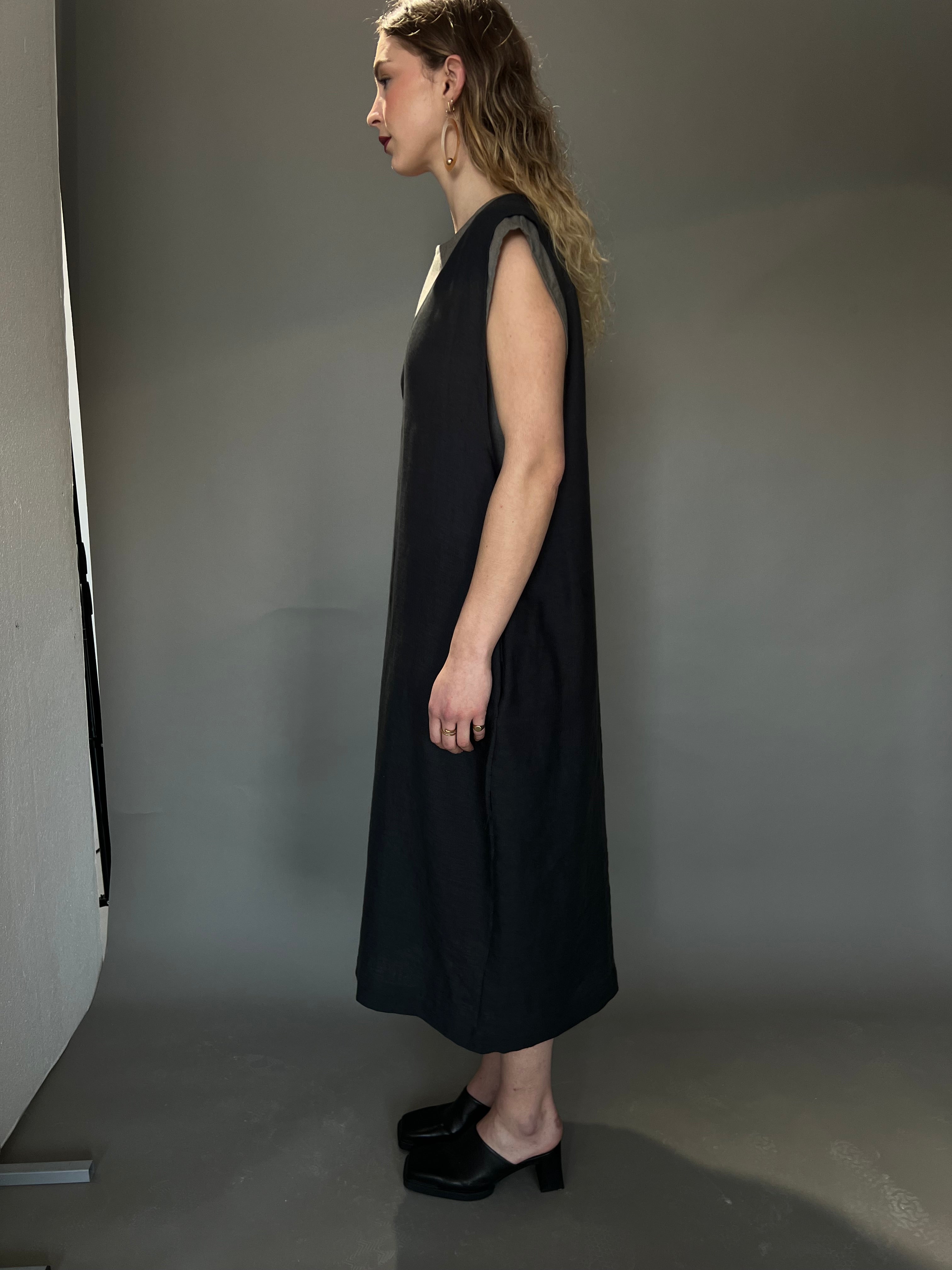 V NECK LINEN DRESS