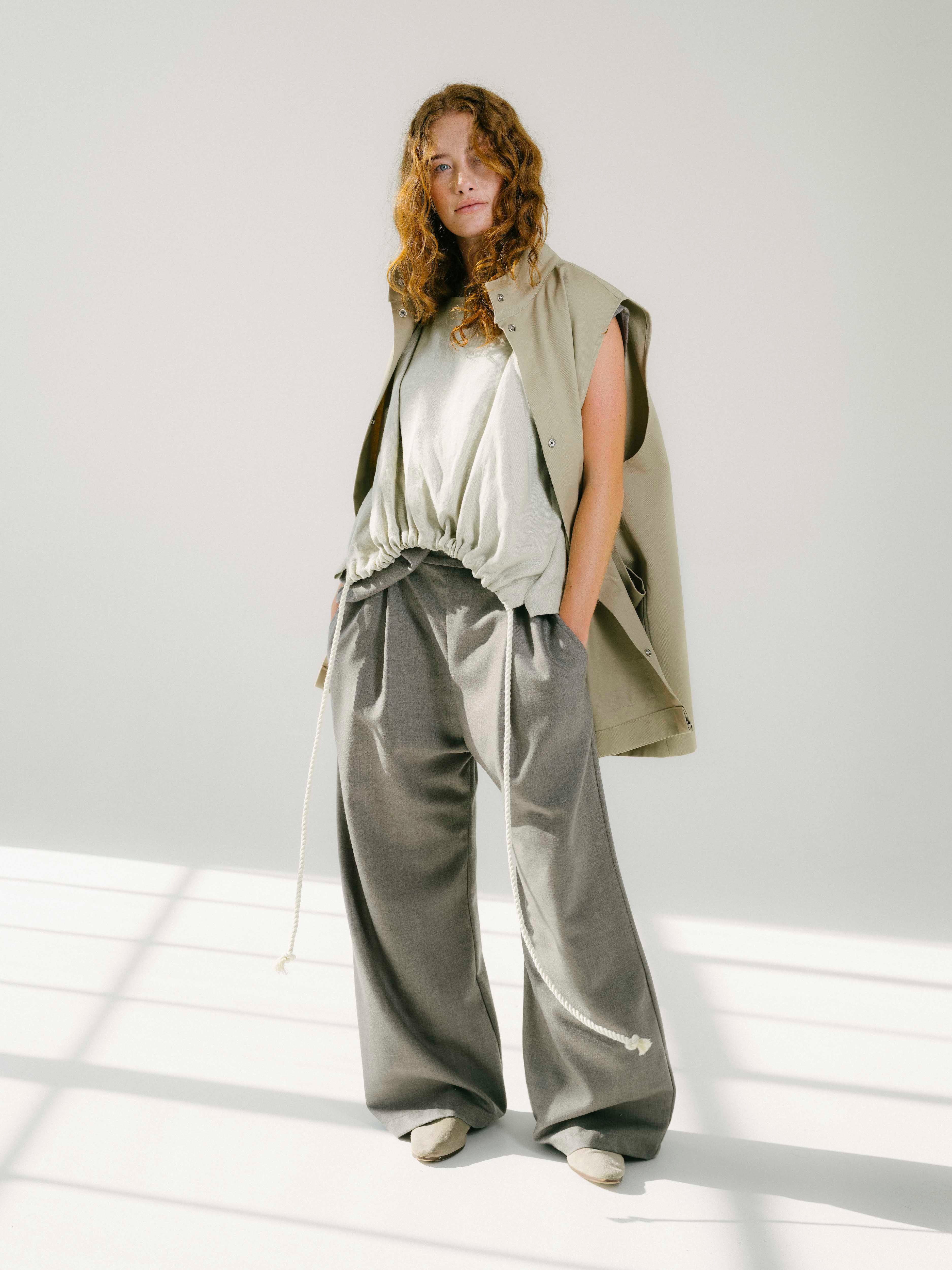 SLEEVELESS COTTON JACKET