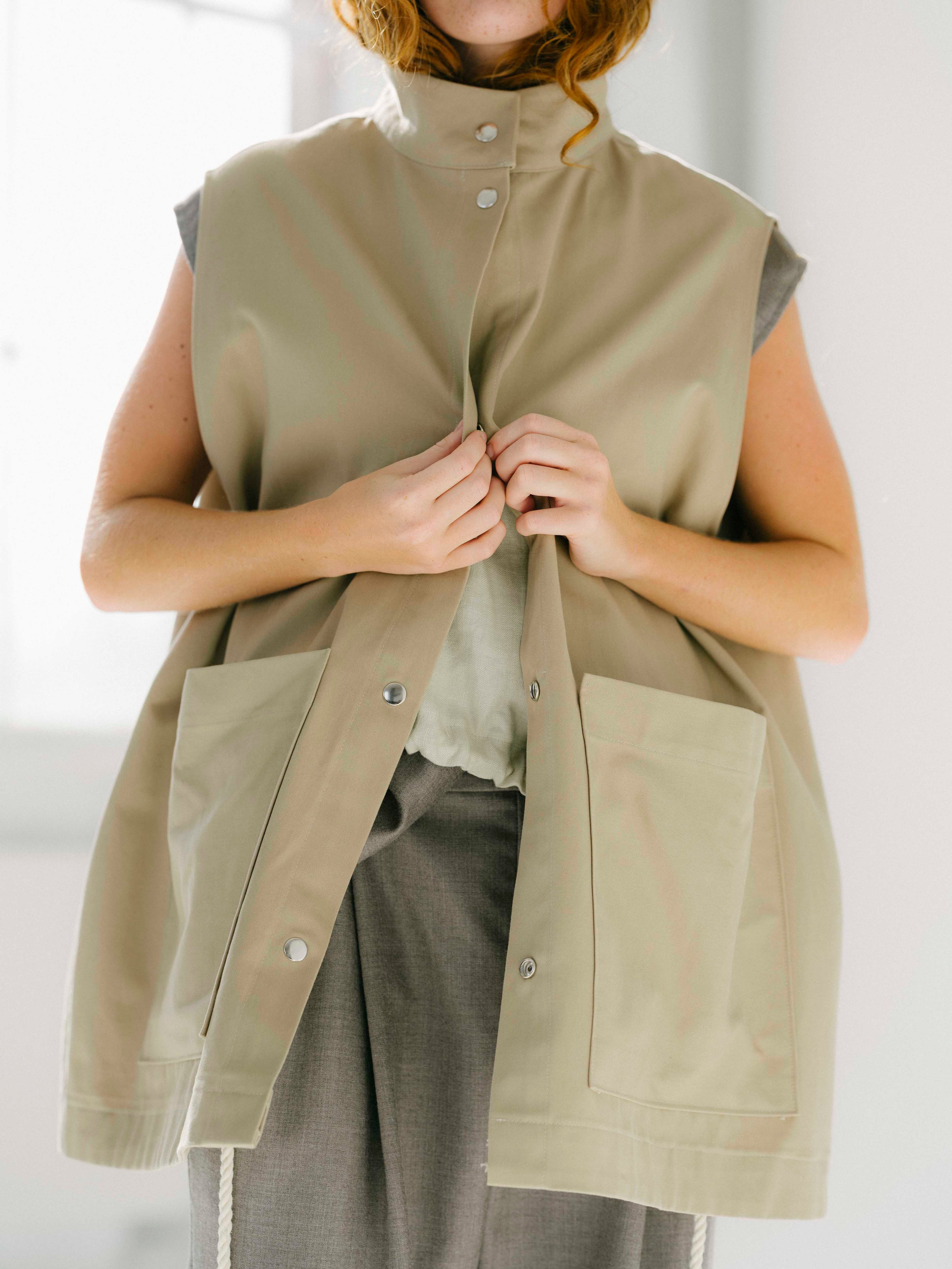 SLEEVELESS COTTON JACKET